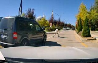 Yaya geçidinde aracın çarptığı çocuk yaralandı