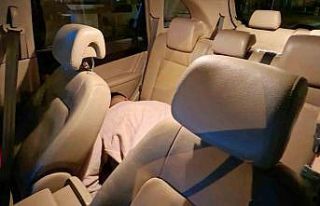 Yol ortasında çalışır vaziyette kapısı açık...