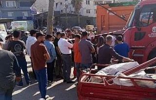 Yolun karşısına geçerken kamyonun altında ezilen...