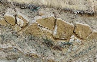 Yüksekova’da gizemli buluntu heyecanı: Esnaf tarihçilere...