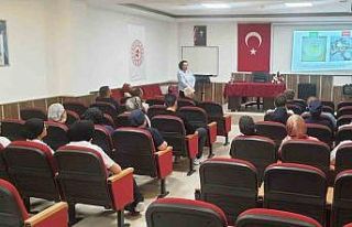 Yurt çalışanlarına hijyen eğitimi verildi