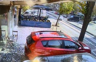 15 milyon liralık cipe çarpmamak için manevra yaptı,...