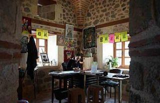 517 yıllık Taşhan’da kadın eliyle sanat ve emek...