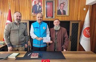 80 yaşındaki emekli imam ve öğretmen oğlundan...