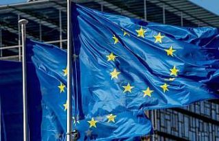 AB, Ruslara çok girişli Schengen vizesini kaldırıyor