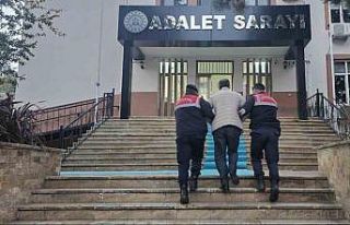 Adam öldürme suçundan yakalama kararı bulunan...