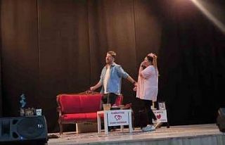 Ağrı’da "Ruh öküzüm" tiyatro oyunu...