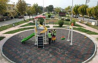 Akdeniz’in parklarında yenileme çalışmaları...