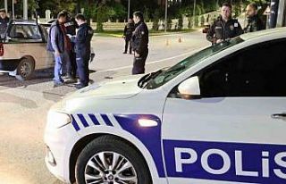 Aksaray polisinden denetim: Araçlar ve şüpheli...