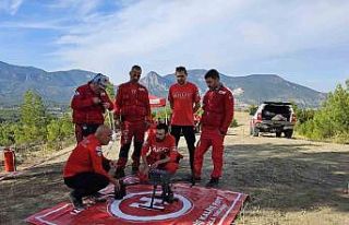 AKUT Ege ekipleri tatbikatlarla gönüllülerini her...