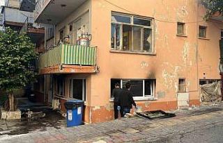Alanya’da apartmanın giriş katında çıkan yangın...