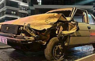 Alanya’da iki aracın çarpıştığı kazada 2...