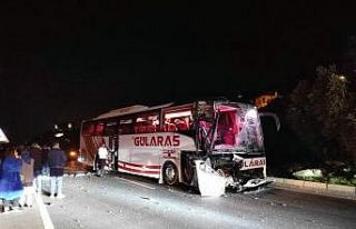 Alanya’da otobüs ile tır çarpıştı: 5 yaralı
