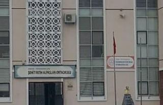 Ankara’da 10 öğrenci zehirlendikleri şüphesiyle...