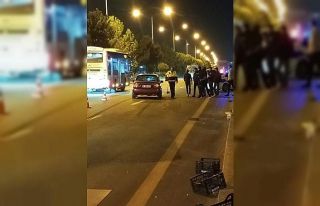 Ankara’da karşıdan karşıya geçerken aracın...