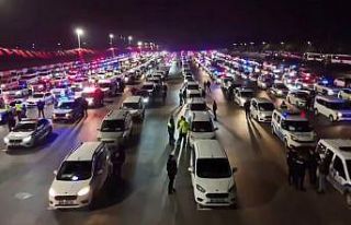 Antalya polisi 458 torbacıyı gözaltına aldı:...