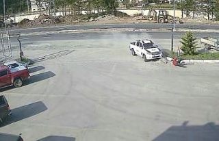 Artvin’de akaryakıt istasyonu çalışanına kamyonet...