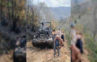 Artvin’de iş makinesi alev aldı