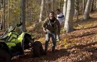 ATV ile takla attı