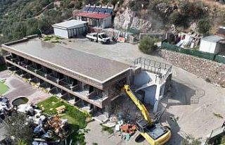 Ayvacık’ta 1 ayda 121 kaçak yapı yıkıldı