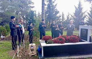 Babaeski’de şehit üsteğmen mezarı başında...