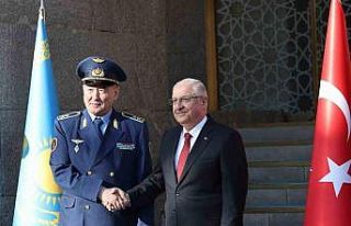 Bakan Güler, Kazakistan’ın Savunma Bakanı Dauren...