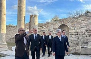 Bakan Yardımcısı Yelkenci, Stratonikeia Antik Kenti’ni...