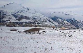 Başkale beyaza büründü