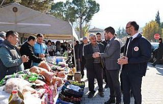 Başkan Tatık Gazze için düzenlenen hayır çarşısını...