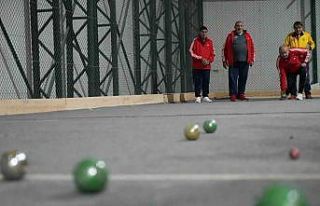 Bayburt’ta düzenlenen bocce maçında huzurevi...
