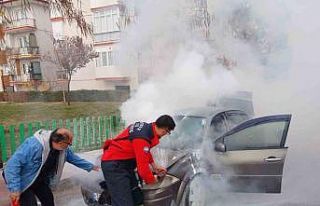 Burdur’da seyir halindeki otomobil yandı