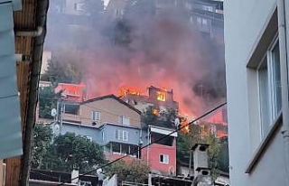 Bursa’da 2 katlı bina alevlere teslim oldu, o anlar...