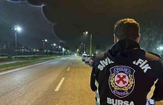 Bursa’da sivil trafik ekiplerinden gece denetimi