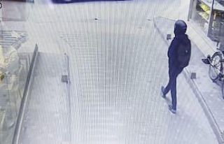 Çalışanı bağlayıp, 5 kilo altınla kayıplara...