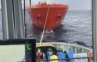 Çanakkale Boğazı’ndan geçen tanker makine arızası...