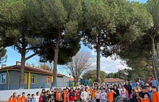 Çavuşlar’da öğrencilerden örnek çevre temizliği...