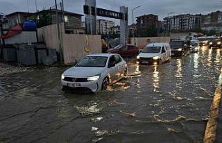 Çerkezköy’de sağanak yağış hayatı felç etti