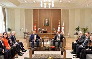 CHP Genel Başkanı Özel, KKTC Cumhurbaşkanı Erhürman’ı...