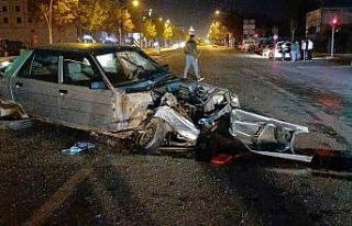 Çorum’da otomobil ile tır çarpıştı: 1 yaralı