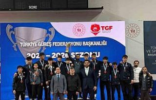 Çorumlu güreşçiler Ankara’dan üçüncülükle...