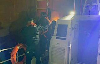 Dalaman açıklarında ticari gemide yaralanan vatandaşa...