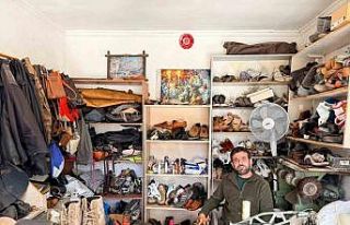 Datça’da 26 yıldır ayakkabı tamirciliği yapıyor