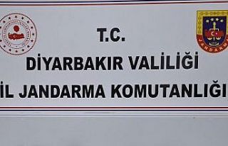 Diyarbakır’da JASAT’ın çalışmalarında tabancalar...