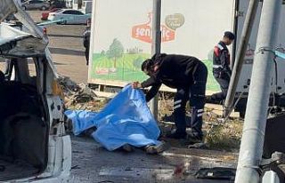 Diyarbakır’da tır ve iki aracı biçti: 2 ölü,...
