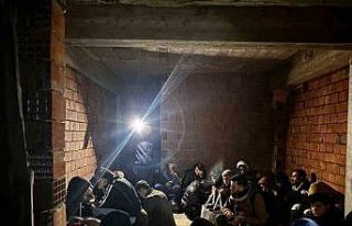 Düzensiz göçmenler inşaatta yakalandı