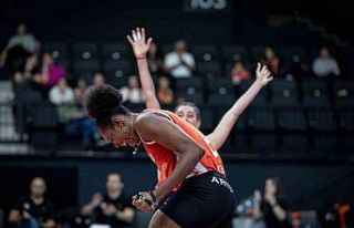 Eczacıbaşı Dynavit, Şampiyonlar Ligi’ne galibiyetle...