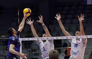 Efeler Ligi: Altekma: 2 - Halkbank: 3
