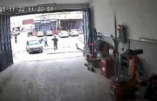 Elazığ’da motosiklet kazası güvenlik kamerasına...