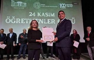 Emekli olan öğretmenler üstün hizmet belgesi