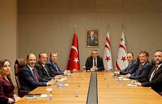 Erhürman siyasi parti liderlerini kabul etti